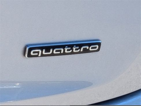 Used 2022 Audi Q5 2.0T Premium w/ Convenience Package image 13