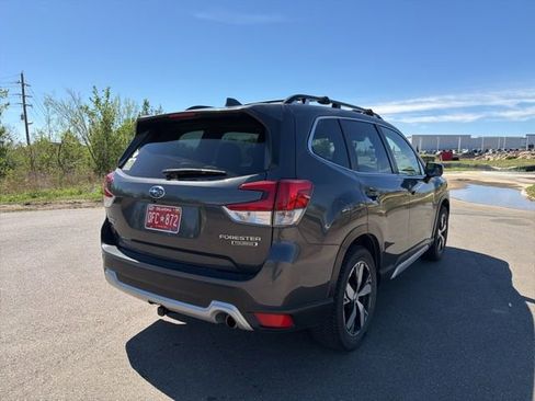 Used 2021 Subaru Forester Touring image 3