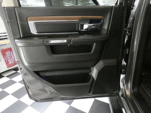 Used 2019 RAM 1500 Laramie AWD/4WD image 27