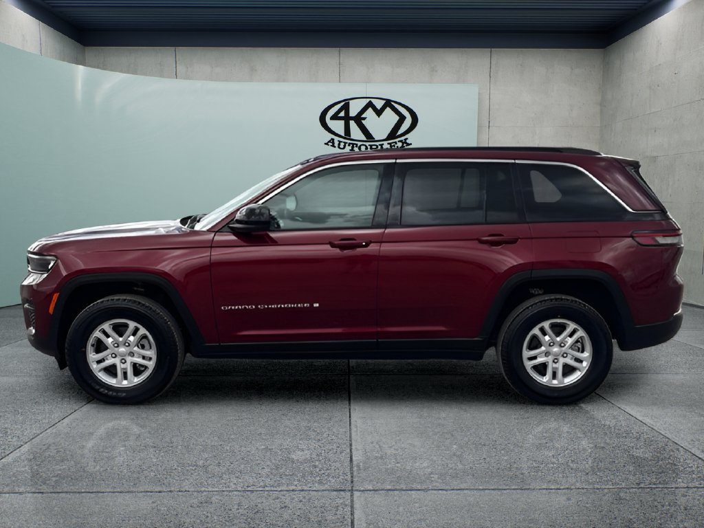 Used 2024 Jeep Grand Cherokee Laredo RWD image 6