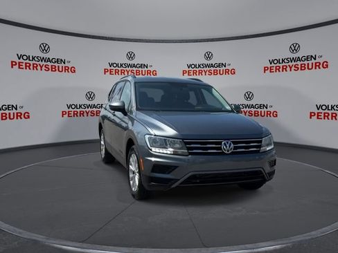 Used 2018 Volkswagen Tiguan S w/ 3rd Row Seat Package AWD/4WD image 2