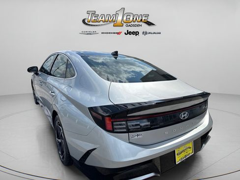 Used 2024 Hyundai Sonata SEL w/ Convenience Package FWD image 6