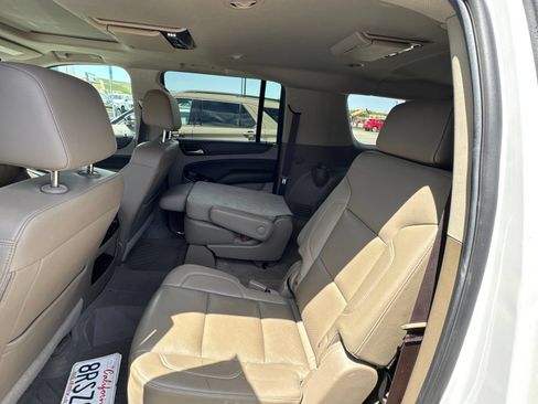 Used 2018 Chevrolet Suburban Premier AWD/4WD image 17