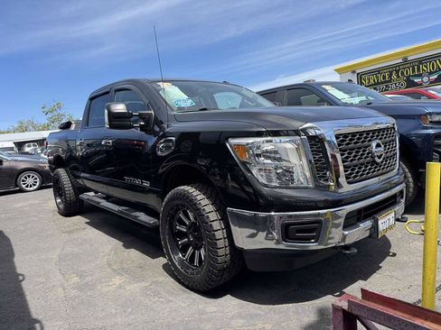 Used 2017 Nissan Titan SV AWD/4WD image 2