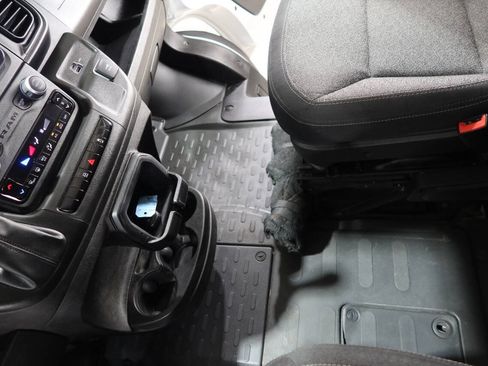 Used 2024 RAM ProMaster 2500 w/ Convenience Group FWD image 29