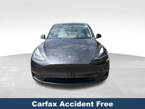 Used 2024 Tesla Model Y Long Range AWD/4WD image 2