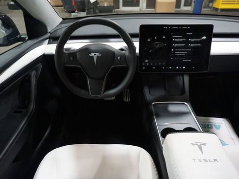 Used 2023 Tesla Model Y Performance image 5