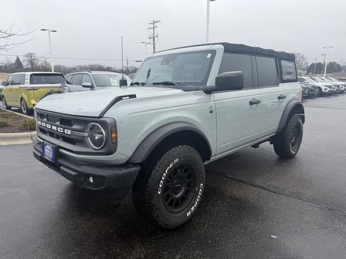 Used 2022 Ford Bronco Big Bend image 2