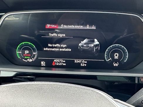 Used 2022 Audi e-tron Premium Plus w/ Premium Plus Package image 13