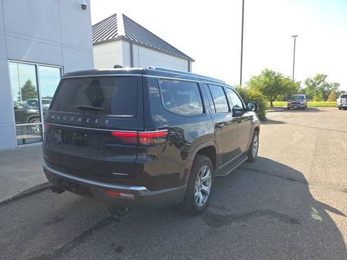 Used 2022 Jeep Wagoneer Series II AWD/4WD image 4
