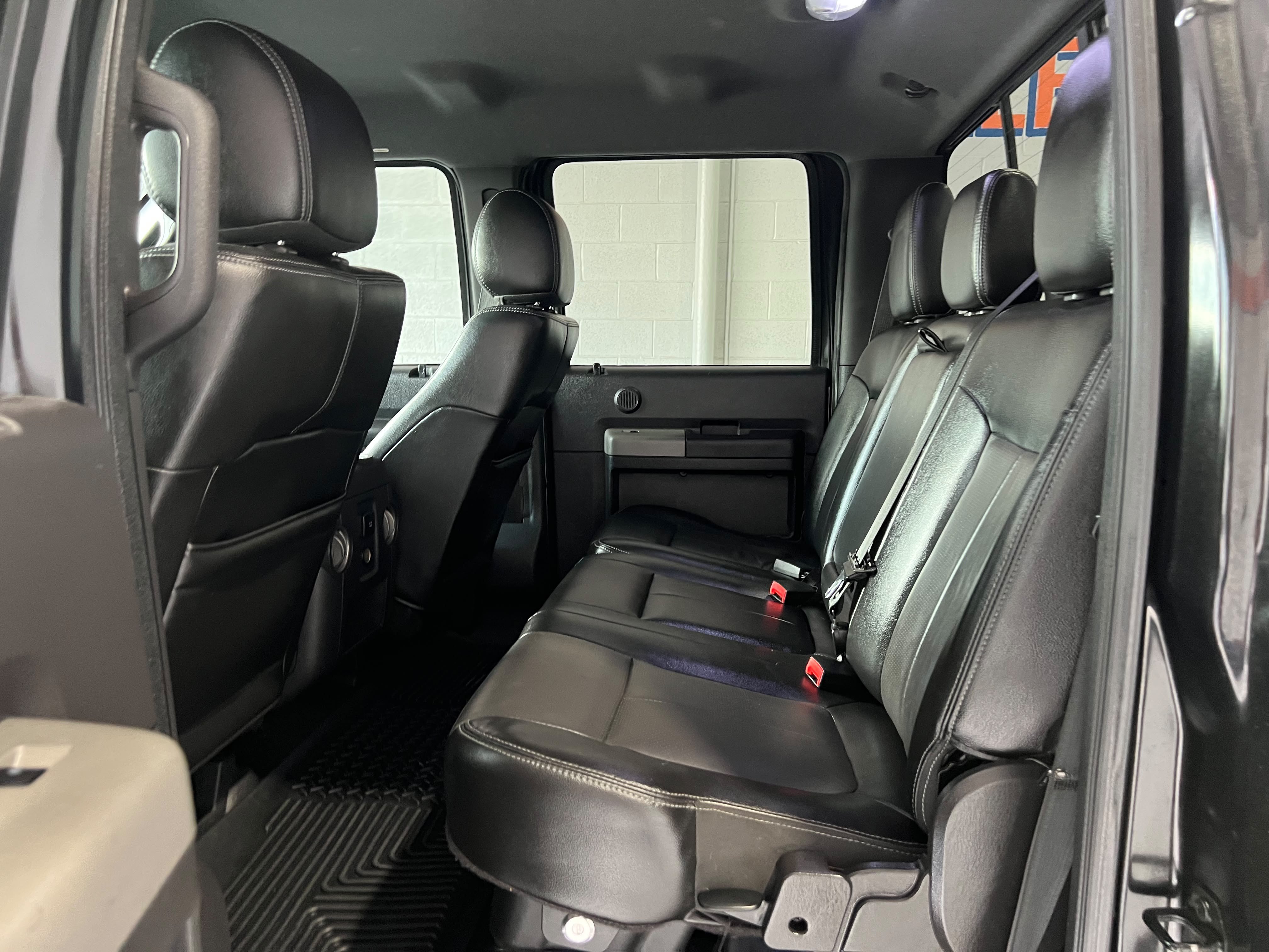 Used 2015 Ford F250 Lariat w/ Lariat Interior Package AWD/4WD image 11