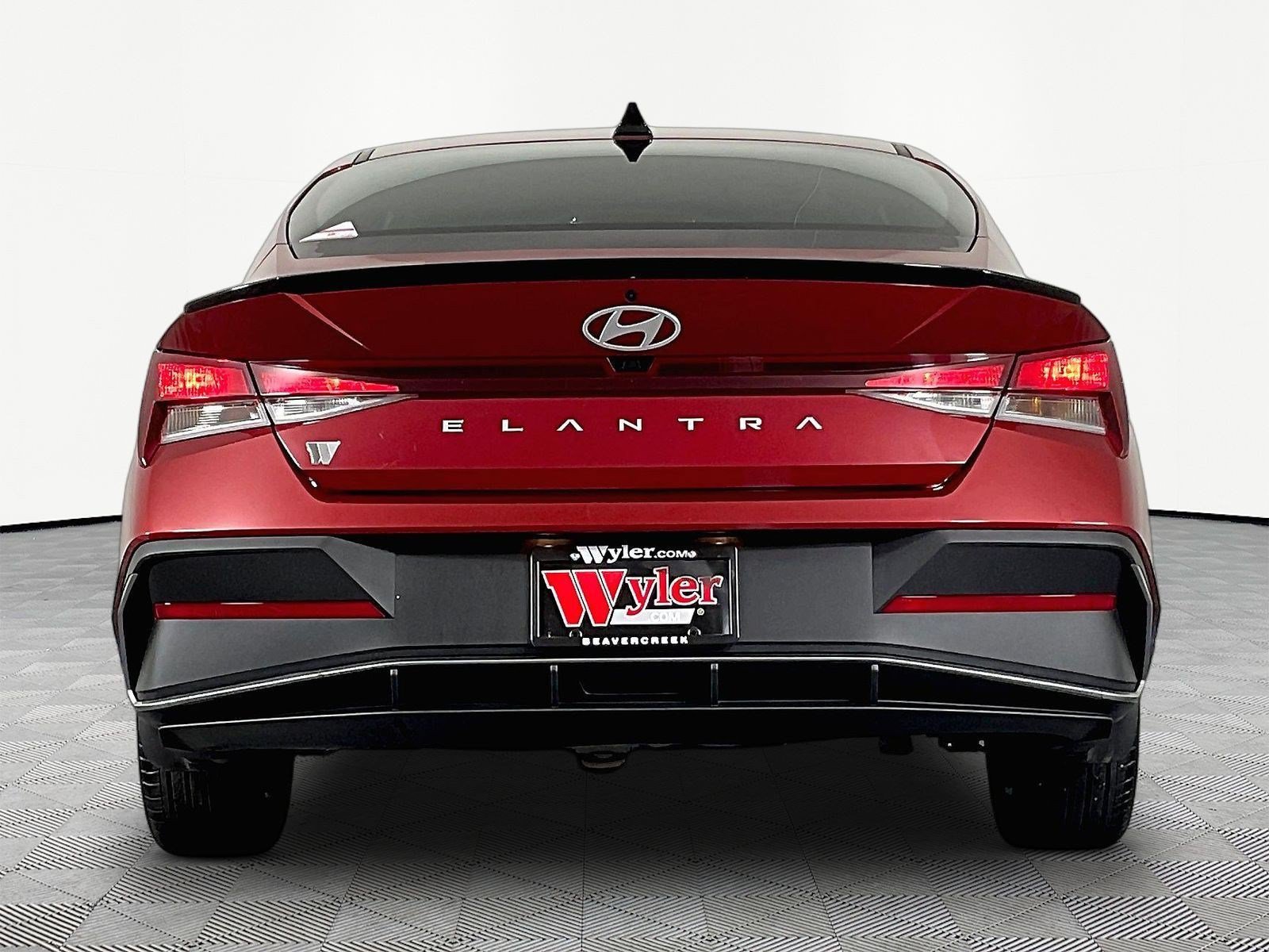 Used 2026 Hyundai Elantra Sport FWD image 5