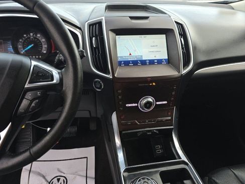 Used 2020 Ford Edge Titanium image 7