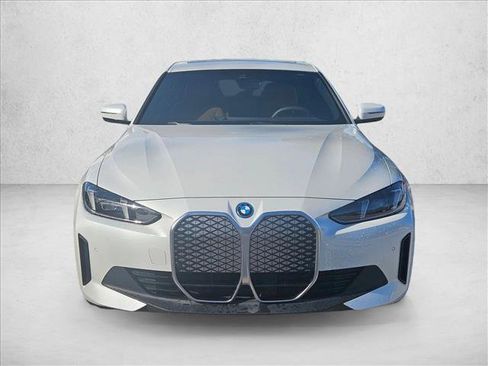 Used 2025 BMW i4 eDrive40 image 2