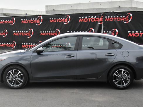 Used 2024 Kia Forte LXS image 4