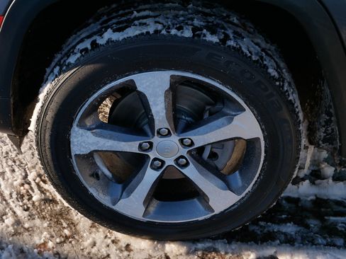 Used 2023 Jeep Grand Cherokee L Limited w/ Luxury Tech Group II image 15