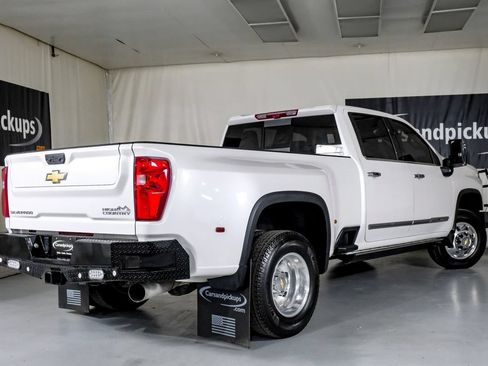 Used 2025 Chevrolet Silverado 3500 High Country w/ High Country Premium Package AWD/4WD image 8