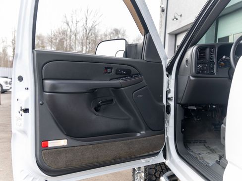 Used 2005 Chevrolet Silverado 3500 LT w/ Heavy-Duty Power Package image 33