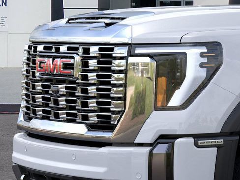 New 2026 GMC Sierra 2500 Denali AWD/4WD image 14