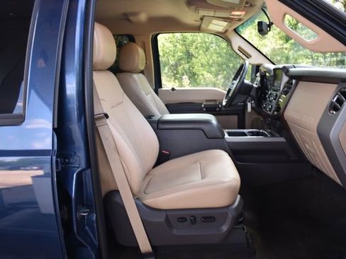 Used 2016 Ford F250 Lariat w/ Lariat Interior Package image 16