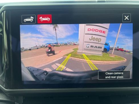 Used 2025 Jeep Wrangler Unlimited Sahara AWD/4WD image 65