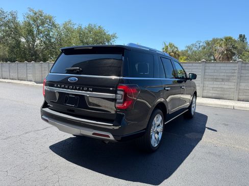 Used 2023 Ford Expedition Platinum AWD/4WD image 6