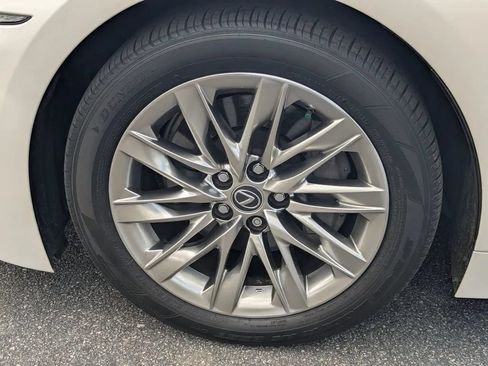 Used 2018 Lexus LS 500 w/ Accessory Package (Z2) RWD image 11