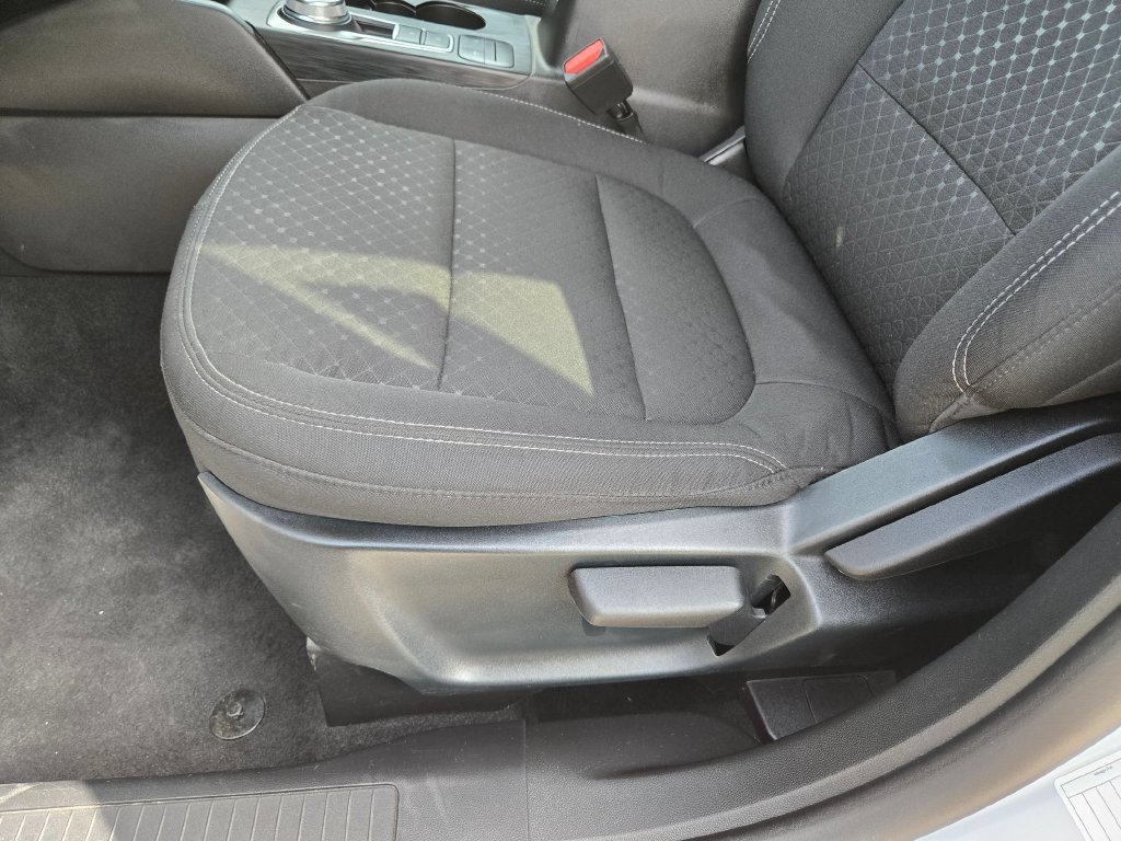 Used 2025 Ford Escape Active AWD/4WD image 15