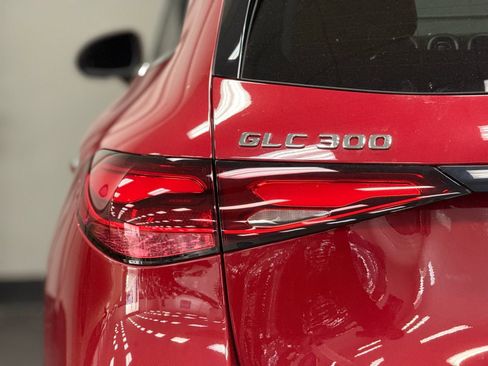 New 2025 Mercedes-Benz GLC 300 4MATIC image 8