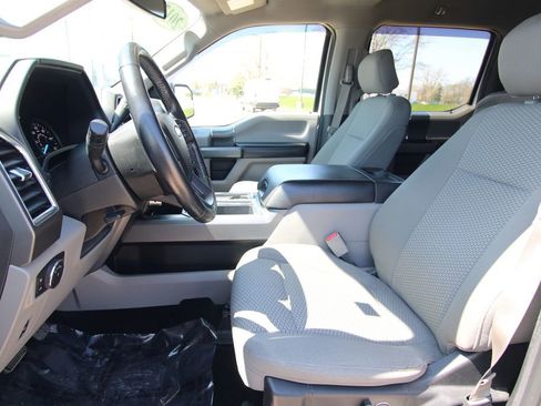 Used 2017 Ford F150 XLT w/ Equipment Group 302A Luxury image 6