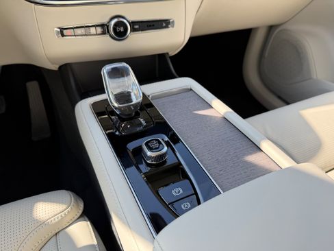 New 2026 Volvo XC90 T8 Ultra w/ Protection Package Premier AWD/4WD image 14