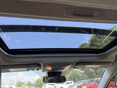 Used 2019 Toyota RAV4 XLE Premium FWD image 16