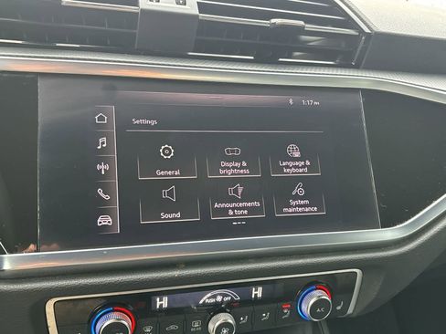 Used 2020 Audi Q3 2.0T Premium image 22