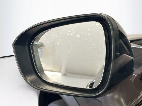 Used 2023 Nissan Rogue SV AWD/4WD image 16