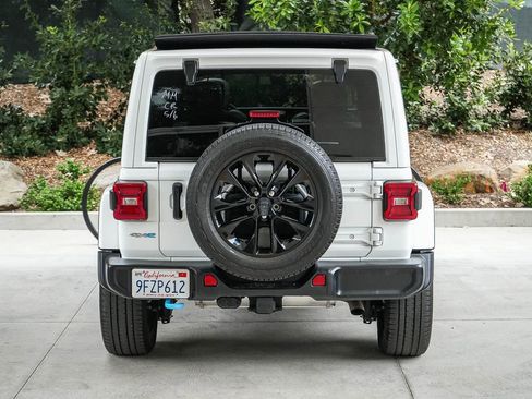 Used 2023 Jeep Wrangler Unlimited Sahara AWD/4WD image 5