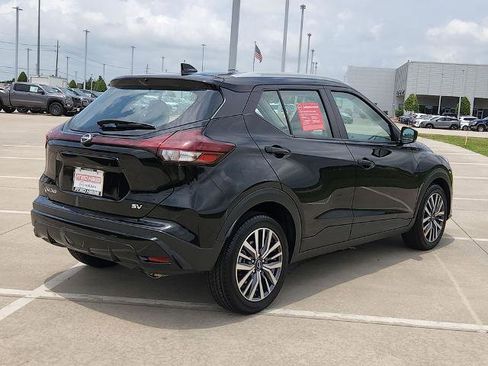 Certified 2023 Nissan Kicks SV FWD image 5