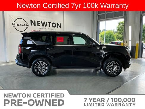 Used 2025 Nissan Armada SL w/ Captain's Chari Seat Package RWD image 4