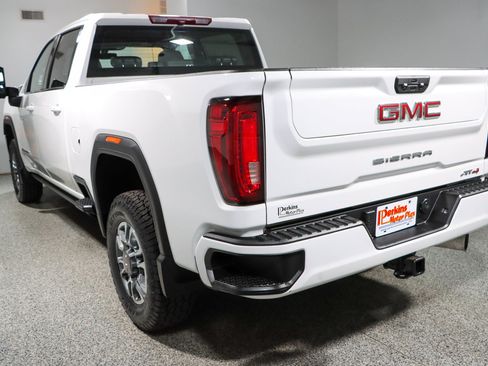 Used 2023 GMC Sierra 2500 AT4 w/ Gooseneck/5TH Wheel Package AWD/4WD image 9