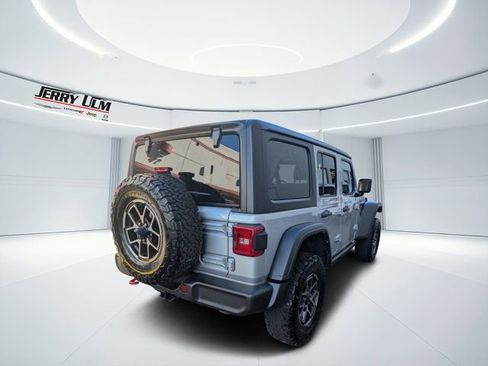 Certified 2024 Jeep Wrangler Rubicon image 3