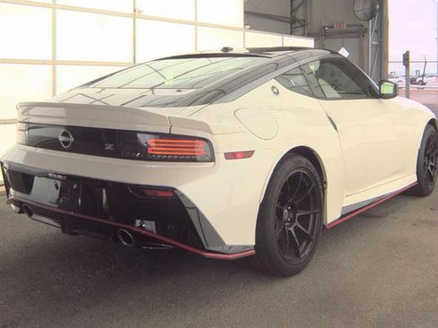 Used 2025 Nissan Z NISMO w/ Floor Mat Package RWD image 3