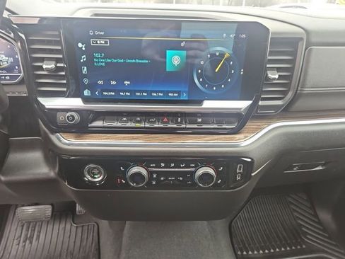 Used 2023 Chevrolet Silverado 1500 LT image 18