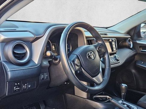 Used 2018 Toyota RAV4 XLE image 10