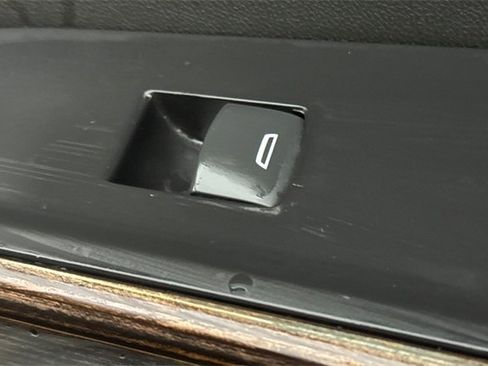 Used 2021 GMC Sierra 1500 Elevation w/ Preferred Package image 22