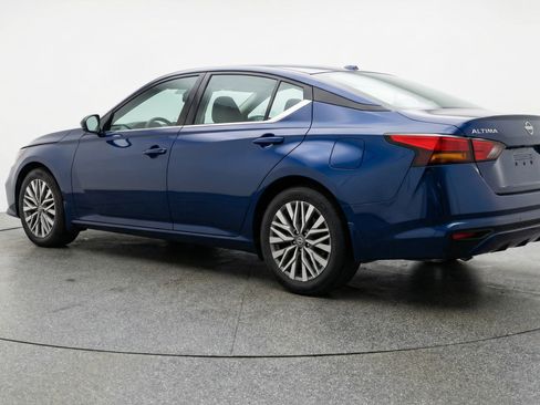 Used 2025 Nissan Altima 2.5 SV image 6