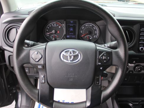 Used 2020 Toyota Tacoma SR image 14