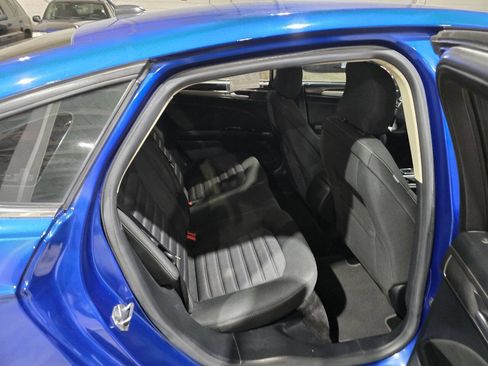 Used 2017 Ford Fusion SE image 30