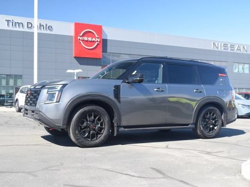 Used 2025 Nissan Armada PRO-4X AWD/4WD image 41