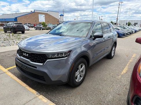 Used 2023 Kia Sorento LX FWD image 7