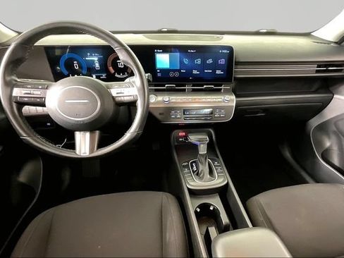 Used 2025 Hyundai Kona SEL AWD/4WD image 6
