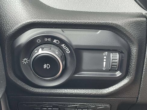 Used 2024 Jeep Wrangler Unlimited Sport AWD/4WD image 17